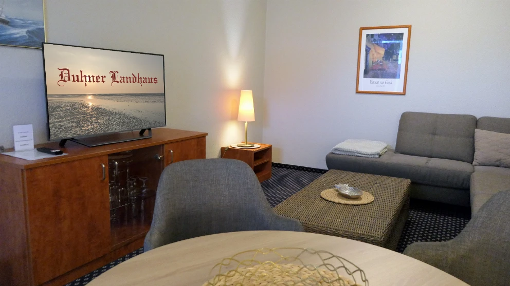 Blick in ein Wohnzimmer im Appartementhaus Godewind in Duhnen