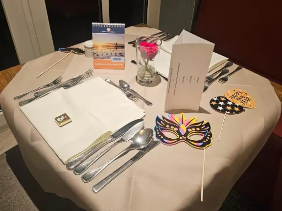 Eingedeckter Tisch zum Silvestermenü in Duhnen