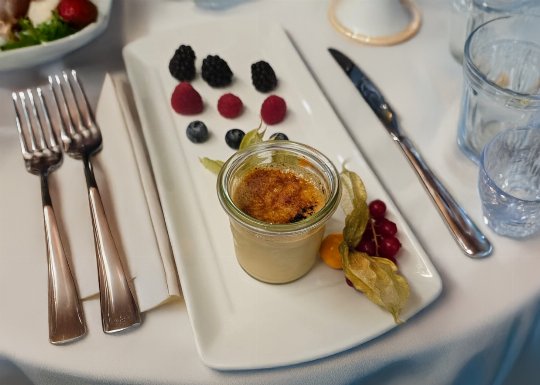 5 Gang: Karamell mit Waldfrüchten